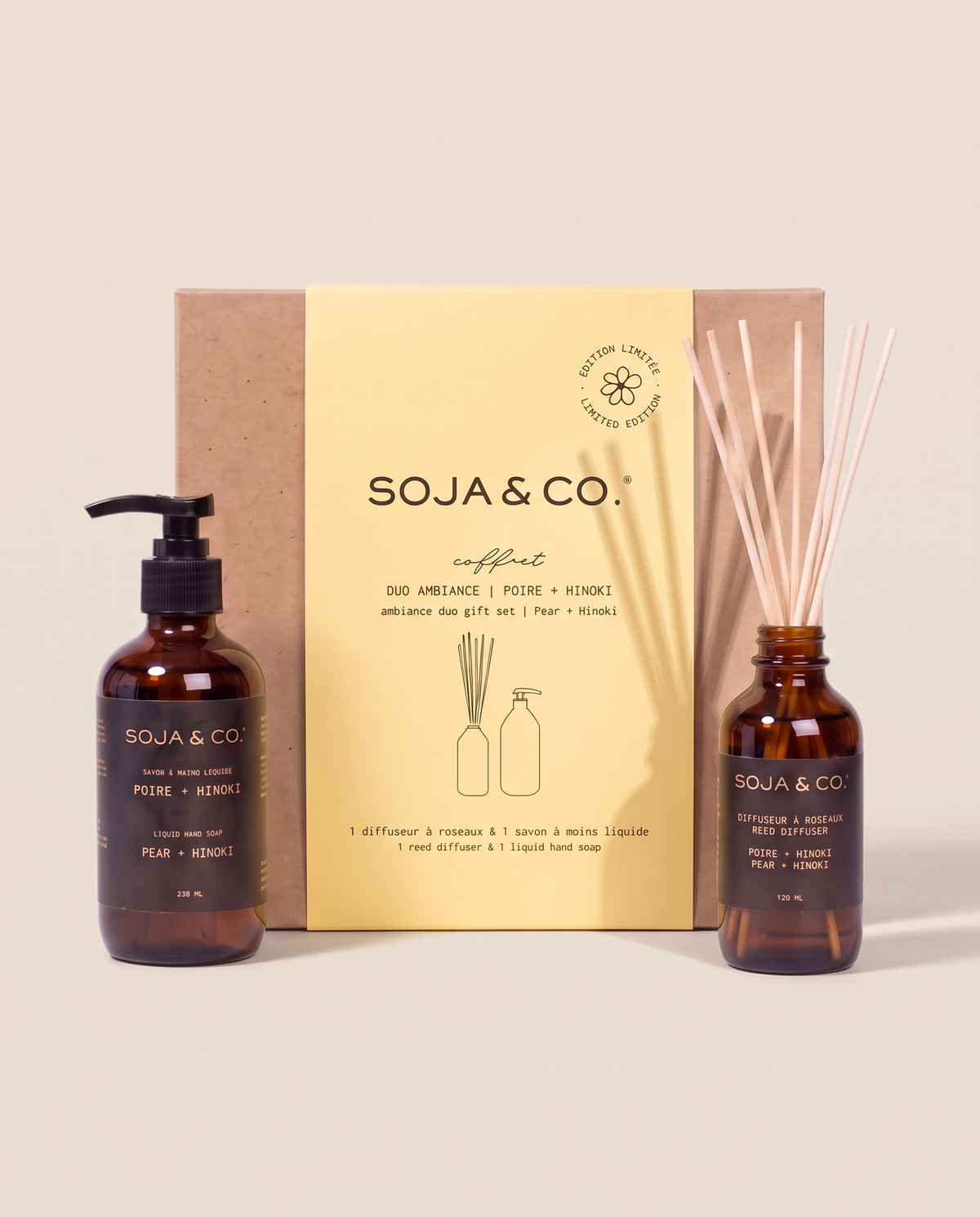 Coffret Poire et Hinoki Soja&Co avec savon à mains et diffuseur à roseaux. Pear + Hinoki hand soap reed diffuser set Soja&Co.