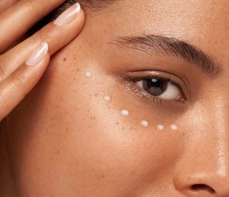 Microneeling du visage à Laval chez Browgeous Esthétique. Soin facial réalisé avec des micro-aiguilles.