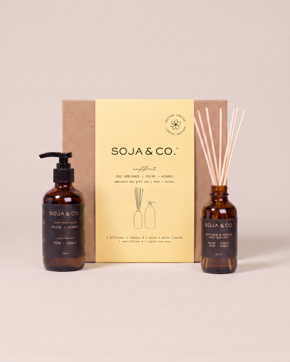 Coffret Poire et Hinoki Soja&Co avec savon à mains et diffuseur à roseaux. Pear + Hinoki hand soap reed diffuser set Soja&Co.