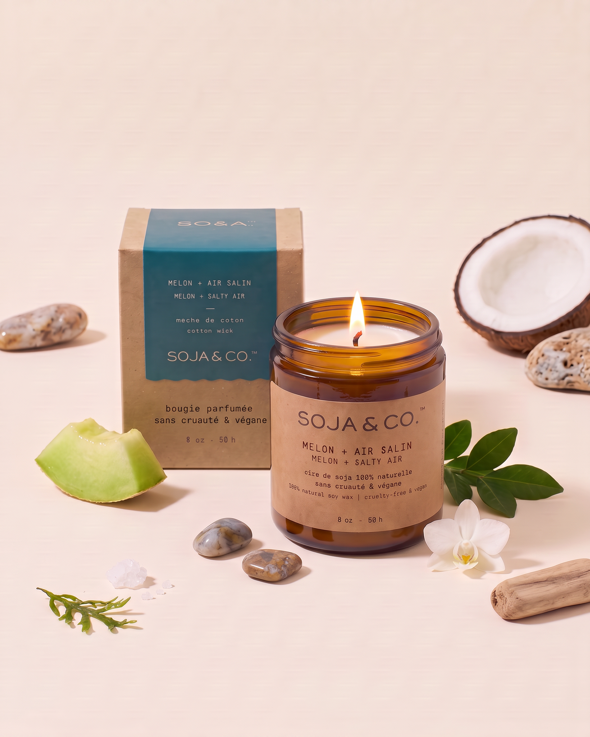 Une chandelle de soja Melon + Air Salin Soja&Co Soy wax candle Melon + Salty Air Soja&Co
