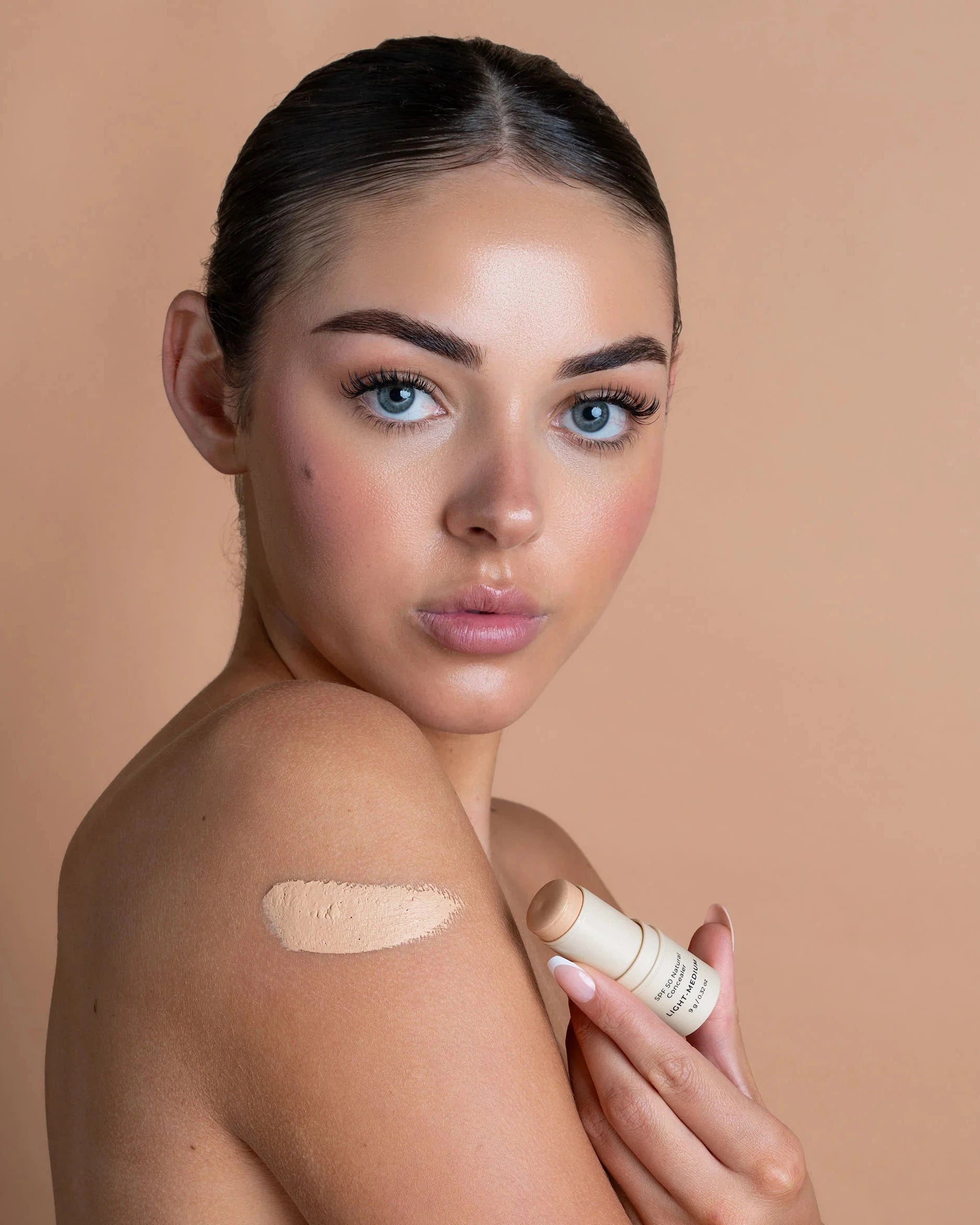 Illuminating Cheek Stick - PINK HOUSE 