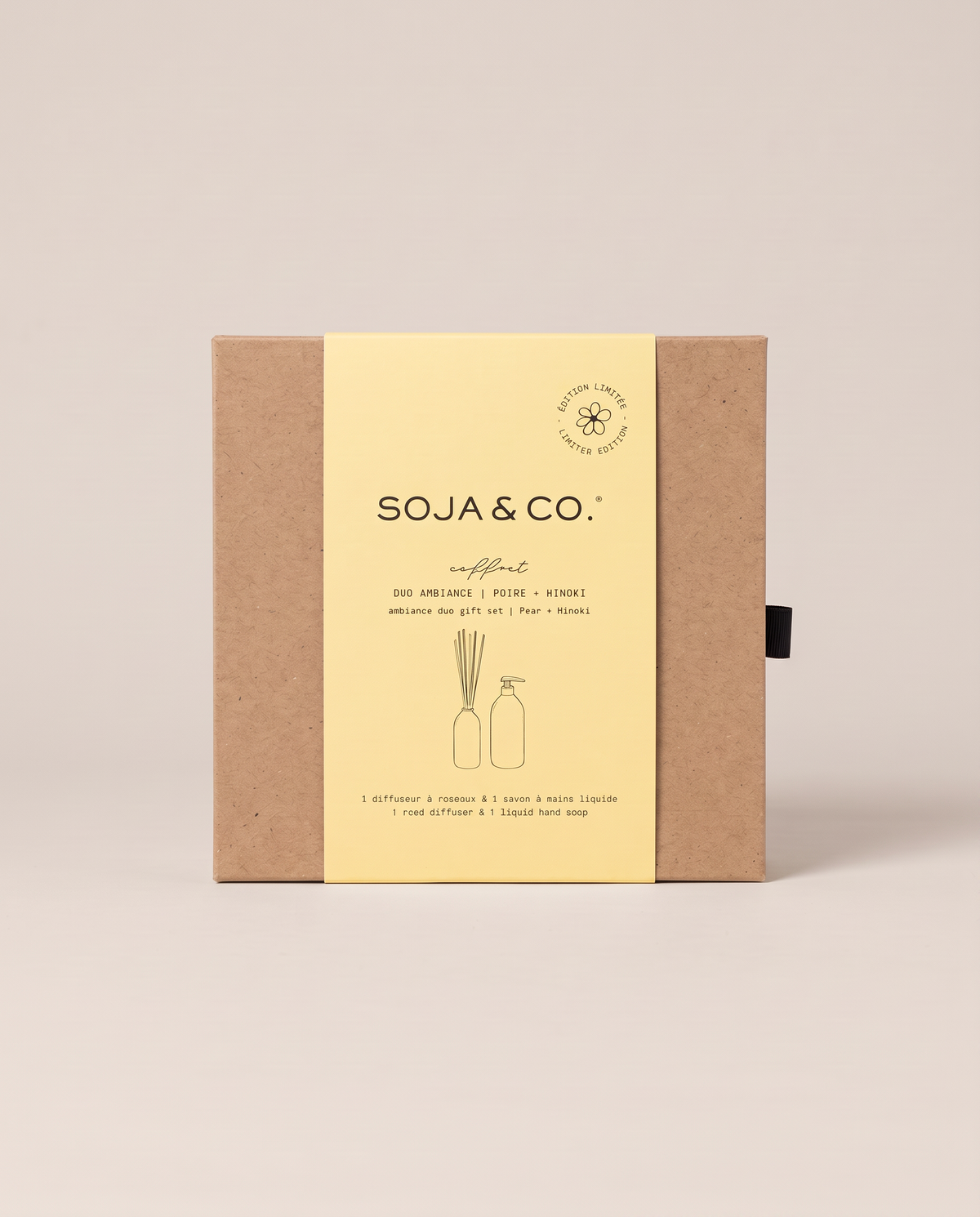 Coffret Poire et Hinoki Soja&Co avec savon à mains et diffuseur à roseaux. Pear + Hinoki hand soap reed diffuser set Soja&Co.