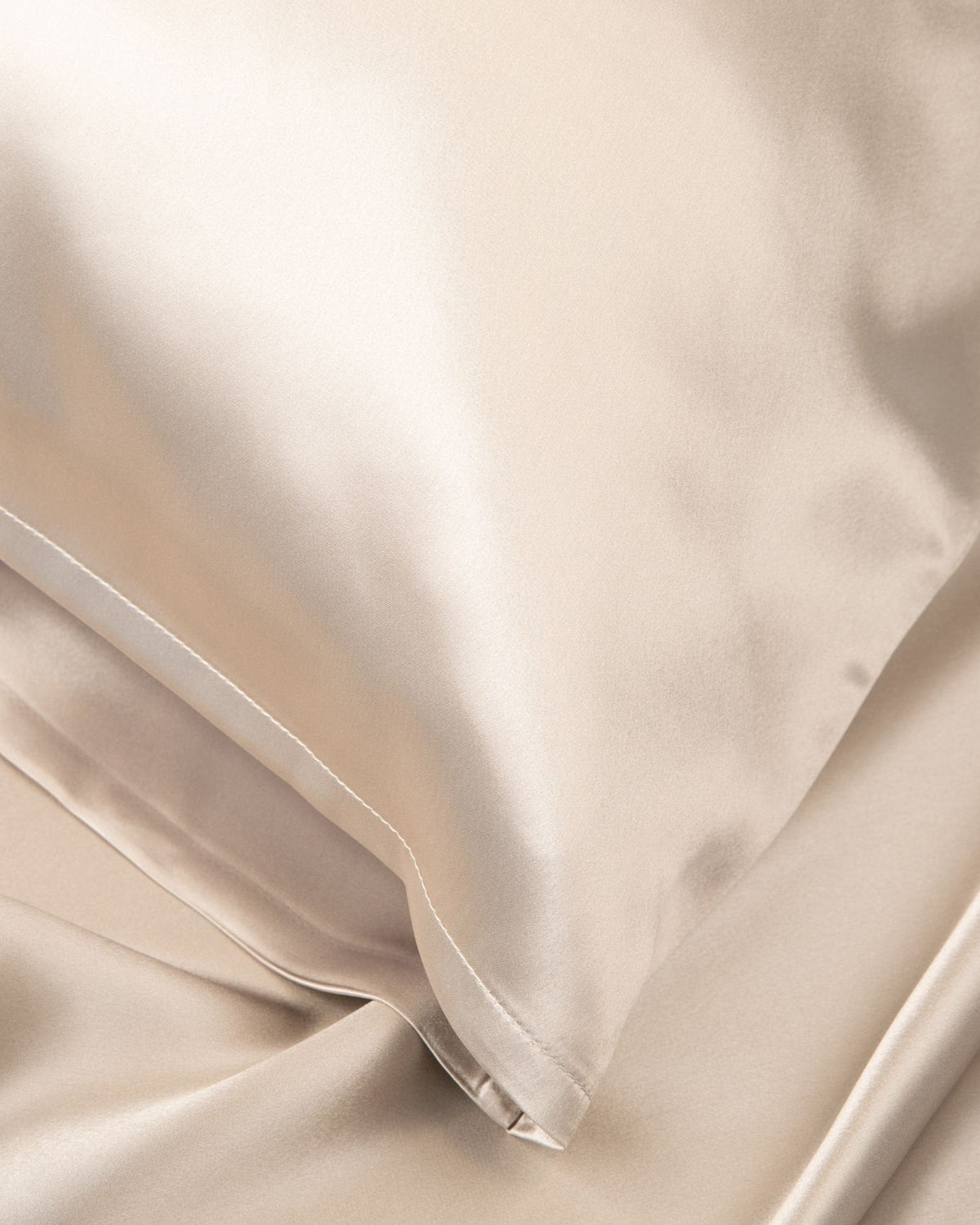 Taies d'oreiller champagne en soie de mûrier Sillo 22 momme pure mulberry silk pillowcases for skin and hair